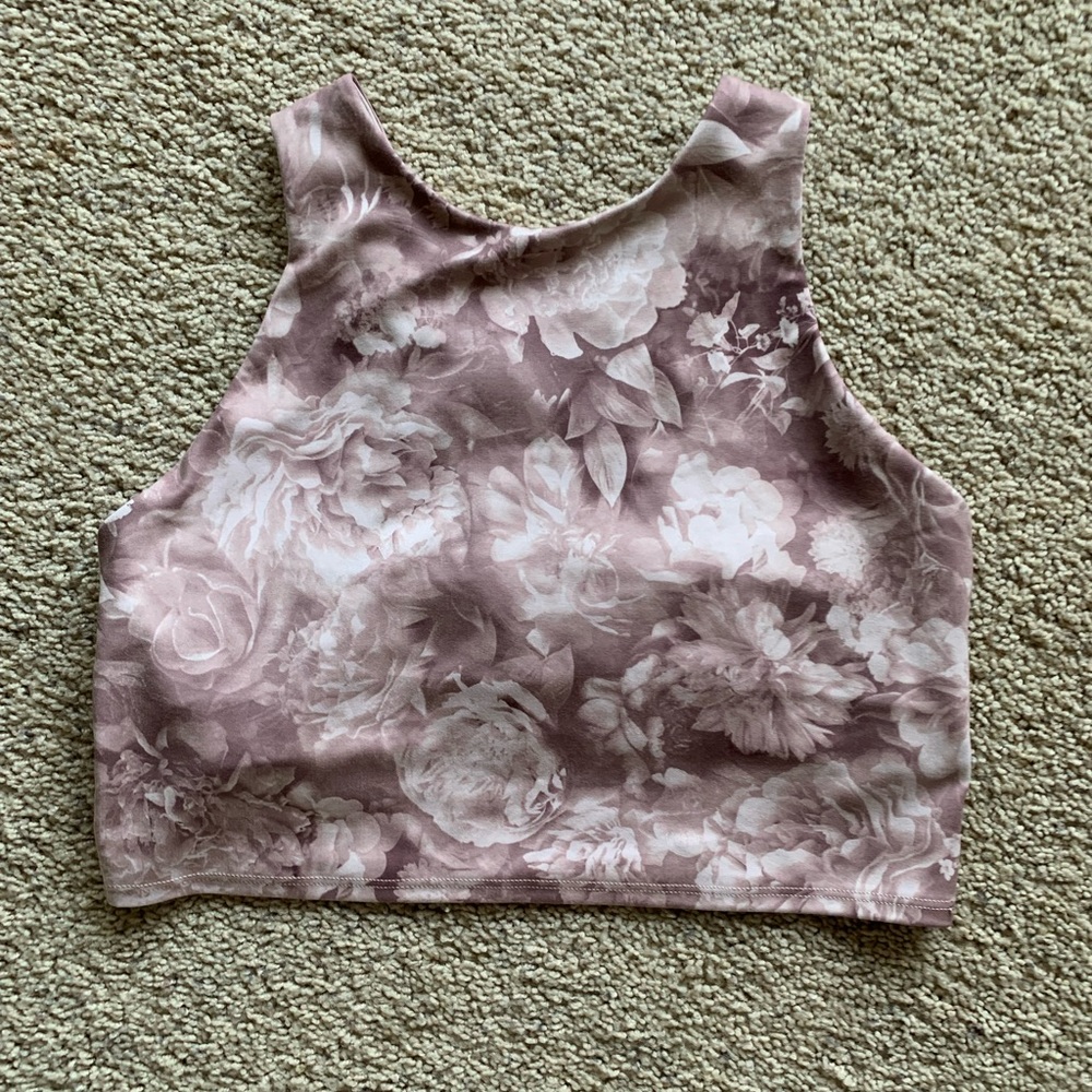 Athleta Conscious Crop in Rose